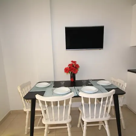 Americas - 2 Bedrooms - Flayla-a *