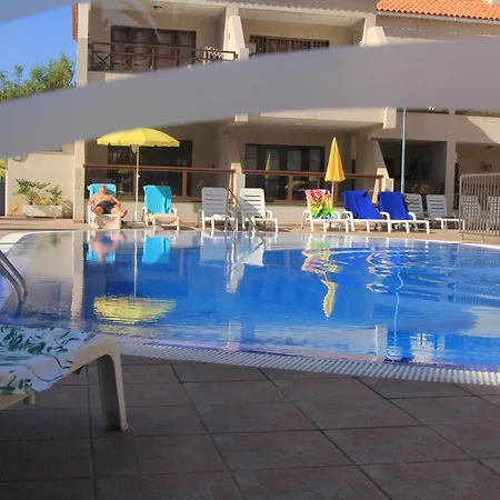 Americas - 2 Bedrooms - Flayla-a