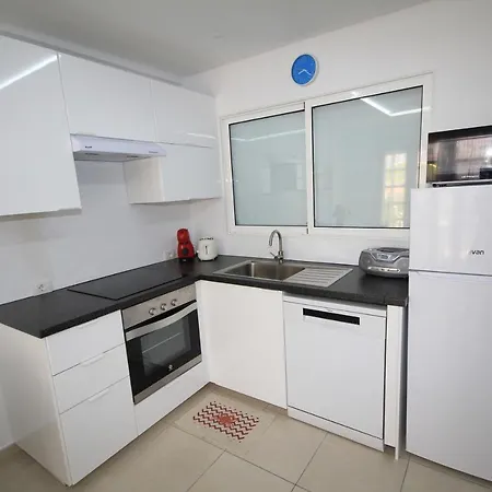 Americas - 2 Bedrooms - Flayla-a